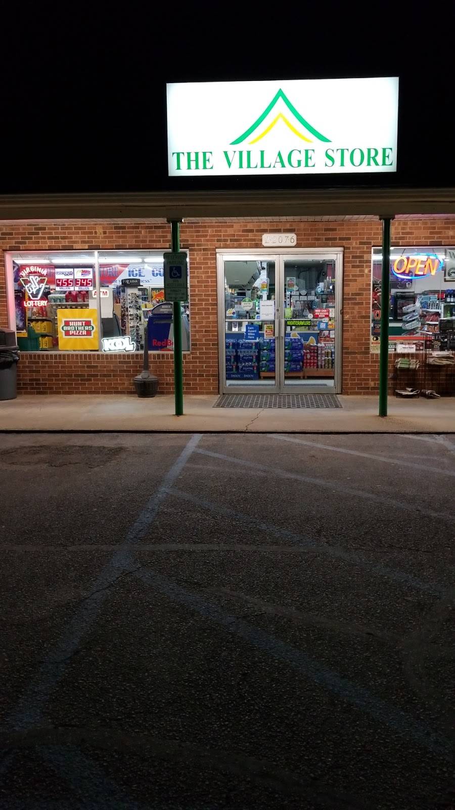 Village Store | restaurant | 22076 US-29, Chatham, VA 24531, USA | 4346563343 OR +1 434-656-3343