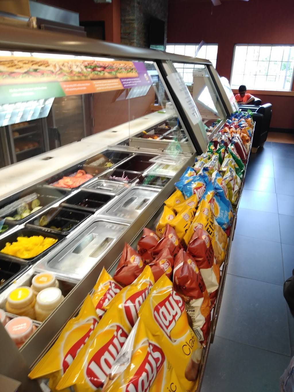 Subway | restaurant | 308 College St, Amherst, MA 01002, USA | 4138350478 OR +1 413-835-0478