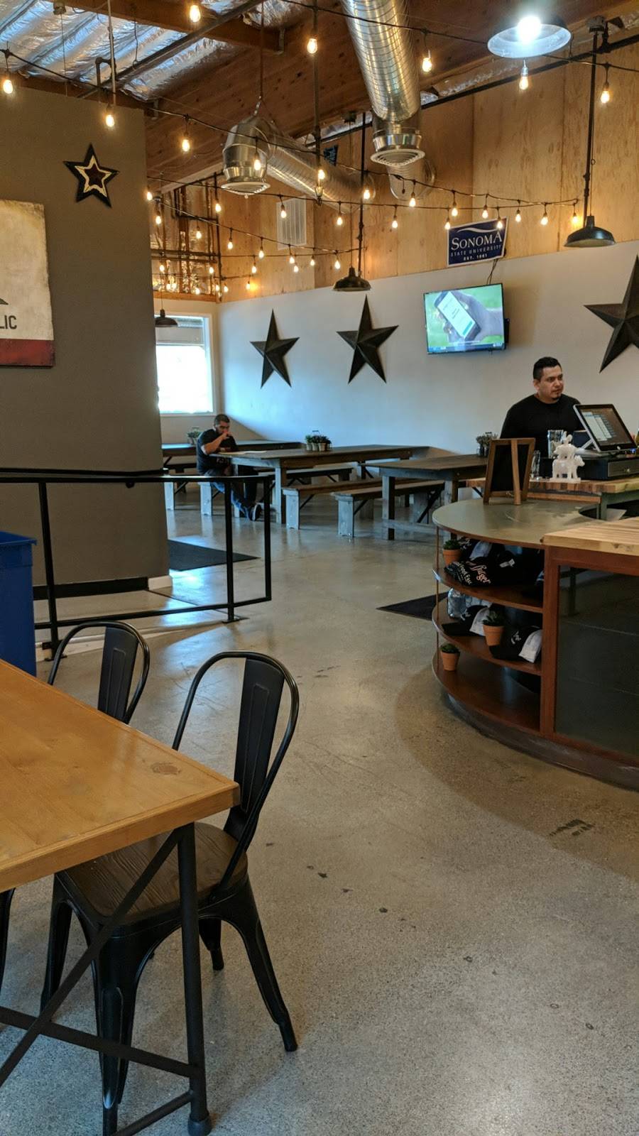 Acme Burger | restaurant | 550 E Cotati Ave, Cotati, CA 94931, USA | 7076655620 OR +1 707-665-5620