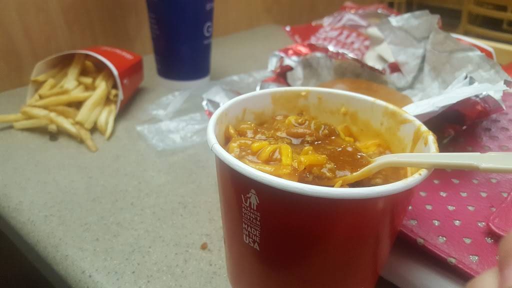 Wendys | restaurant | 811 W Main St, Gaylord, MI 49735, USA | 9897327359 OR +1 989-732-7359