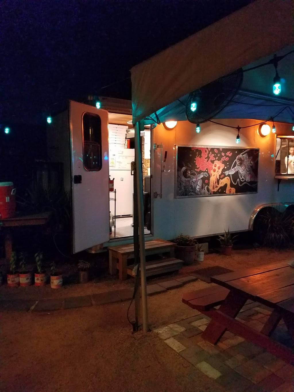 Lunar Pizza | restaurant | 1201 Bastrop Hwy, Austin, TX 78742, USA | 5123649752 OR +1 512-364-9752