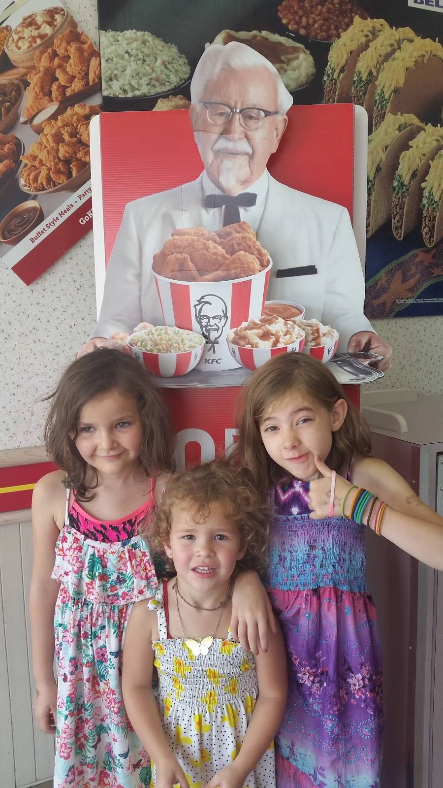 KFC | restaurant | 130 Duvick Ave, Sandwich, IL 60548, USA | 8157861882 OR +1 815-786-1882