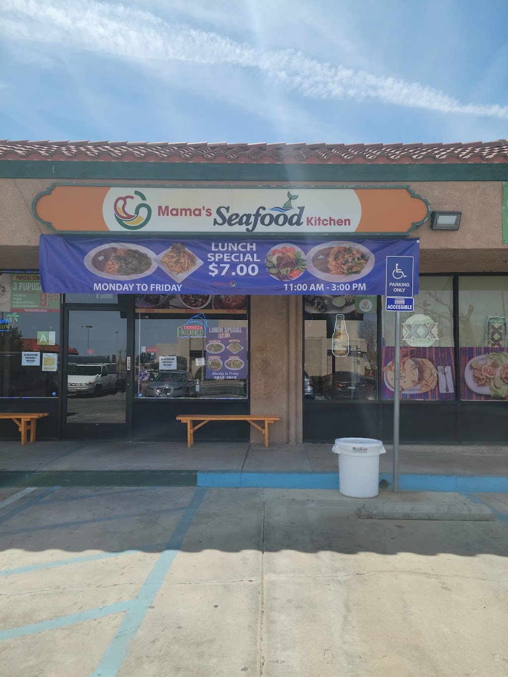 Mama’s Seafood Kitchen | restaurant | 906 E Palmdale Blvd, Palmdale, CA 93550, USA | 6619928233 OR +1 661-992-8233