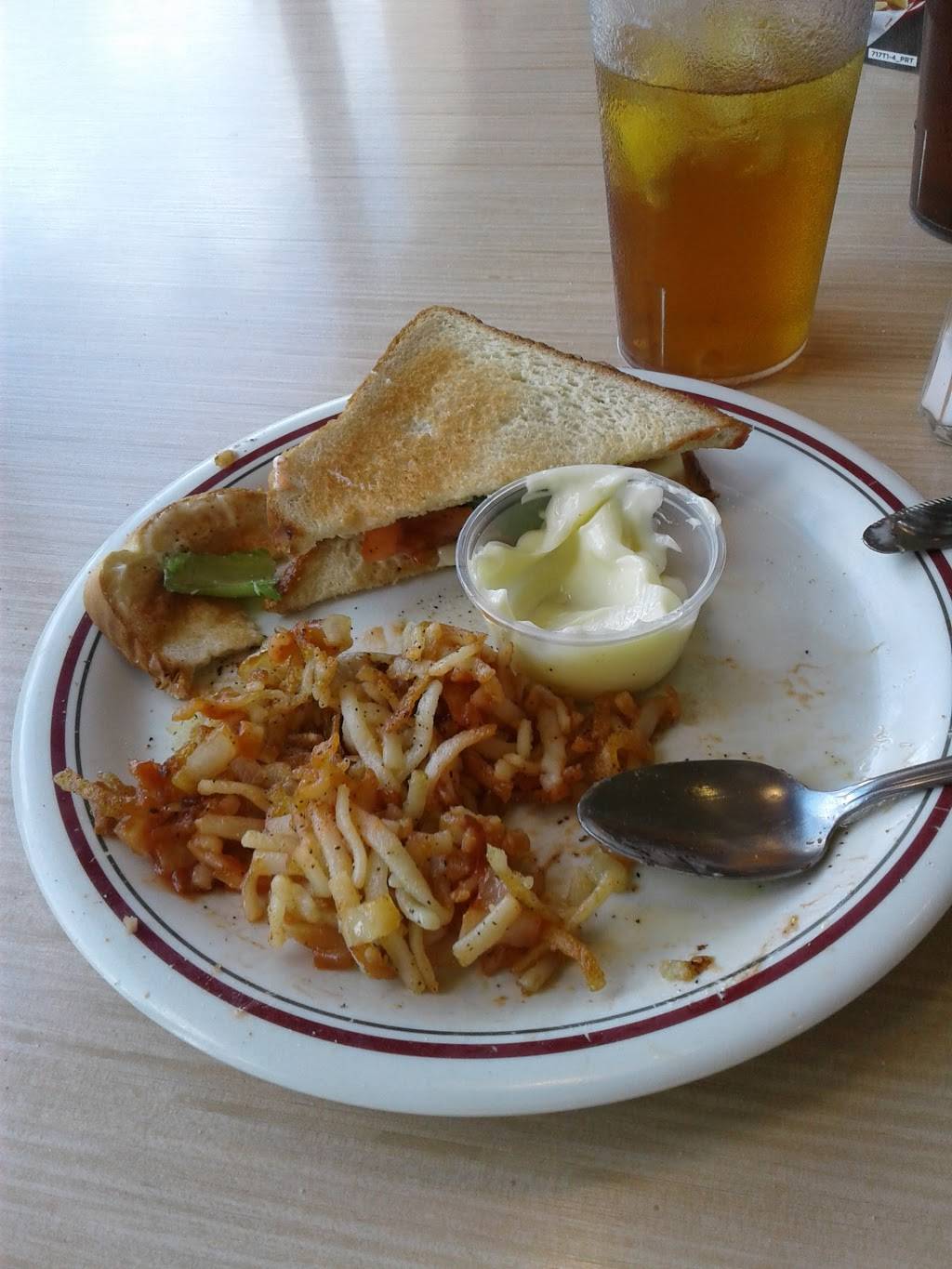 Huddle House | meal takeaway | 719 E Battle St, Talladega, AL 35160, USA | 2563628725 OR +1 256-362-8725