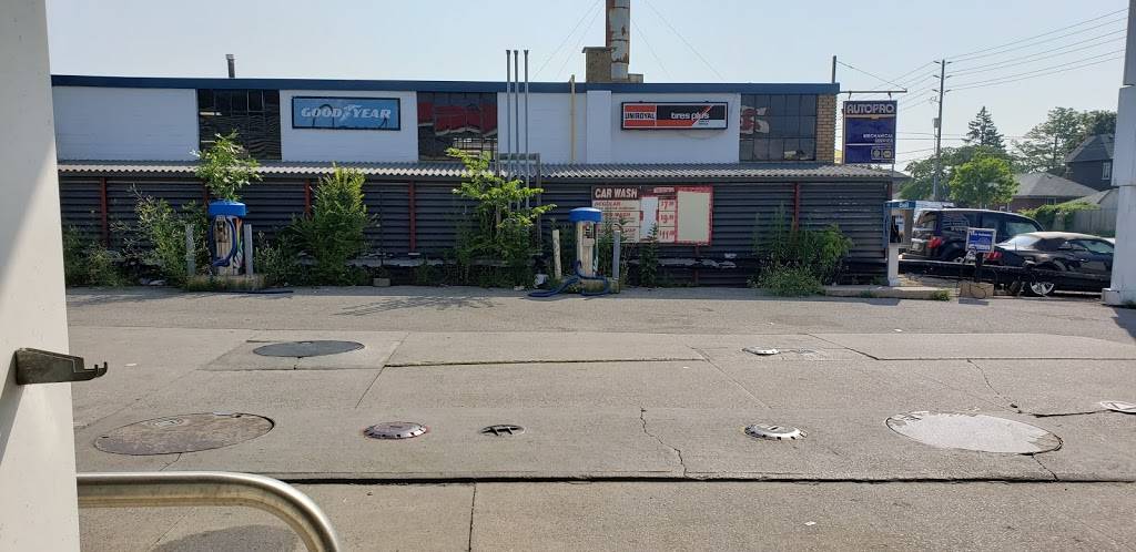 Esso | restaurant | 540 Evans Ave, Etobicoke, ON M8W 2V4, Canada | 4162521112 OR +1 416-252-1112