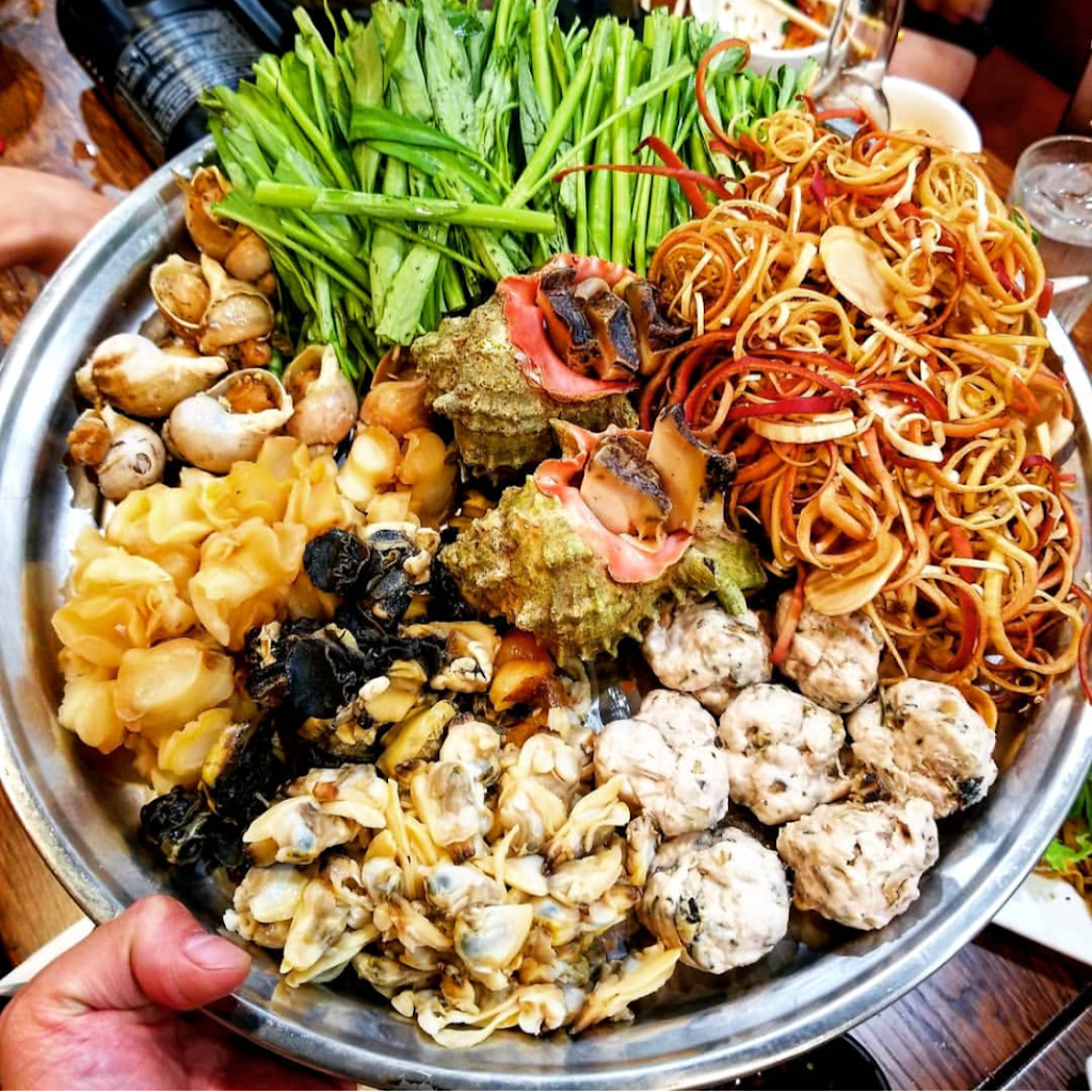 Vua Oc | restaurant | 10212 Westminster Ave #111, Garden Grove, CA 92843, USA | 7145915482 OR +1 714-591-5482