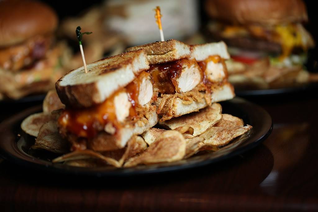 Detroit Burger Bar | restaurant | 32350 W 8 Mile Rd, Farmington Hills, MI 48336, USA | 2489876095 OR +1 248-987-6095