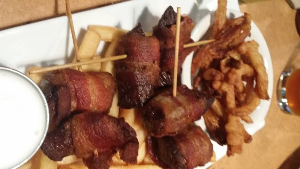 Buzz Inn Steakhouse | night club | 1801 Main St, Lake Stevens, WA 98258, USA | 4253779599 OR +1 425-377-9599