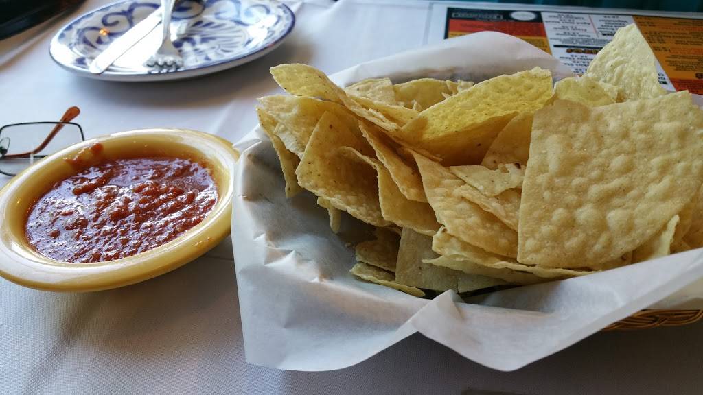 El Gato Negro - Lakeview | restaurant | 300 Harrison Ave, New Orleans, LA 70124, USA | 5044880107 OR +1 504-488-0107