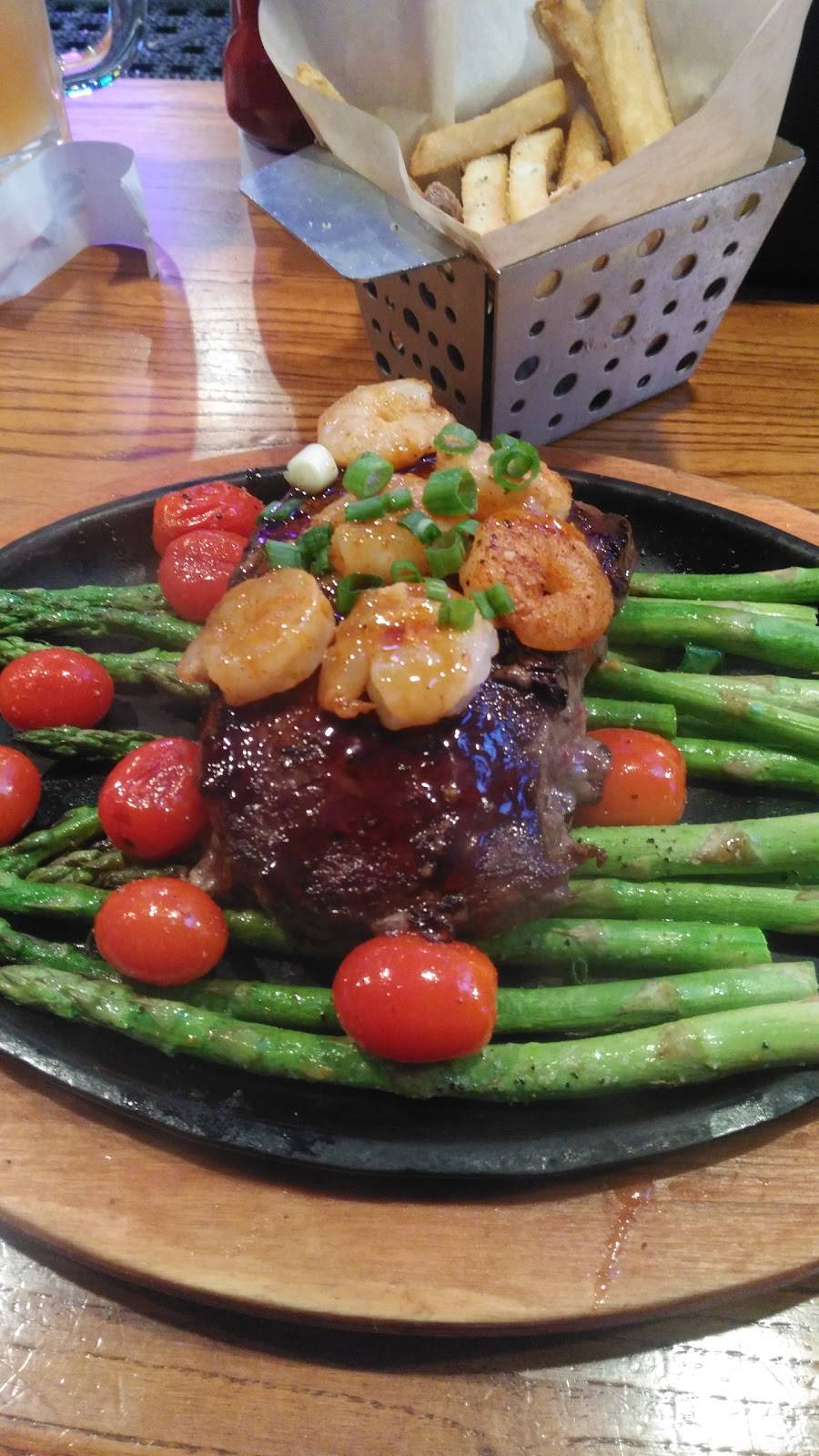 Chilis Grill & Bar | meal takeaway | 9720 Von Allmen Ct suite a, Louisville, KY 40241, USA | 5023018880 OR +1 502-301-8880