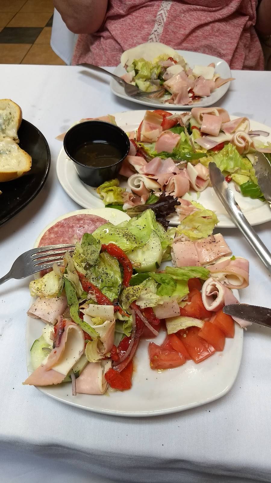 Ippolitos Cucina Italiana and Pizzeria | restaurant | 700 NJ-70, Lakewood, NJ 08701, USA | 7323630103 OR +1 732-363-0103