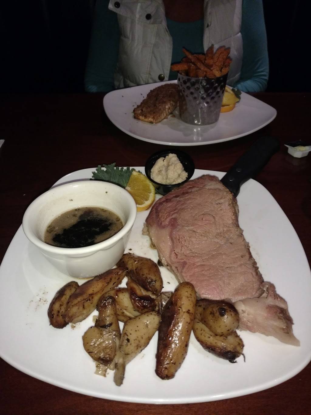 Theos Bar & Grille | restaurant | 3315 Hartzdale Dr, Camp Hill, PA 17011, USA | 7177376965 OR +1 717-737-6965