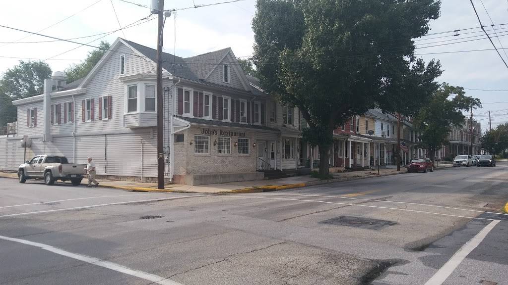 Johns Hideaway Restaurant | restaurant | 302 N College St, Carlisle, PA 17013, USA | 7172436760 OR +1 717-243-6760