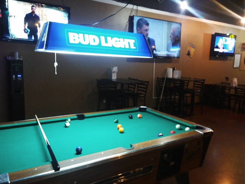 Chiefs Sports Grill | restaurant | 104, 806 Atlas Ave, Killeen, TX 76542, USA | 2546992299 OR +1 254-699-2299