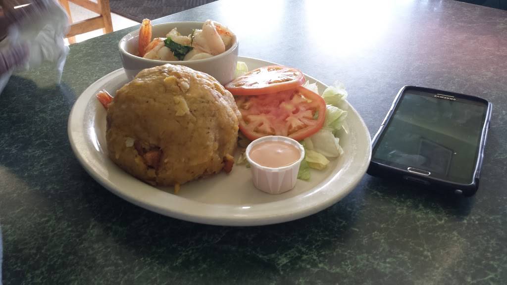 La Borincana | restaurant | 1820 South 13th Street, Milwaukee, WI 53204, USA | 4146720200 OR +1 414-672-0200