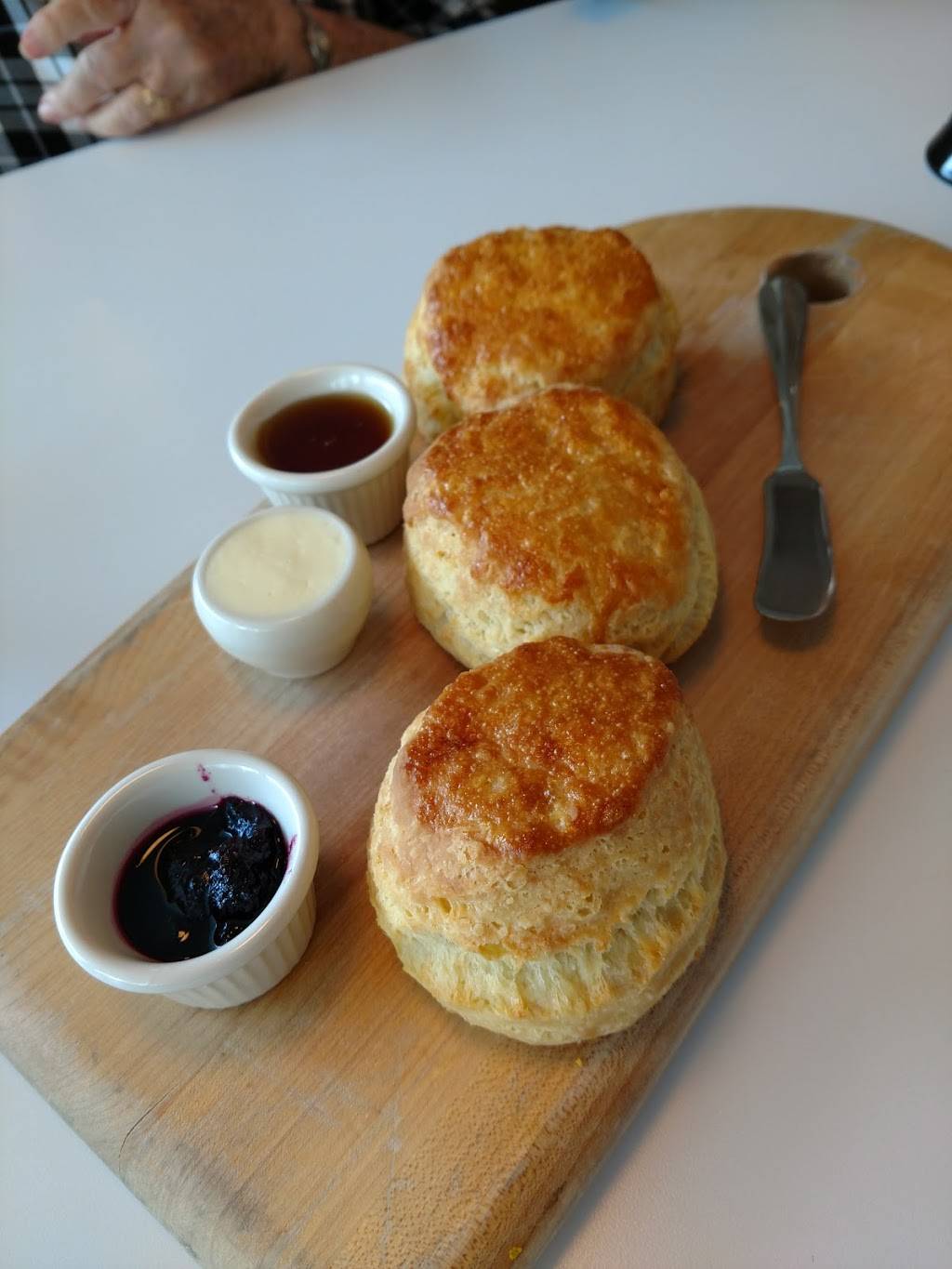 Overeasy | restaurant | 1914 Commerce St, Dallas, TX 75201, USA | 4693208998 OR +1 469-320-8998