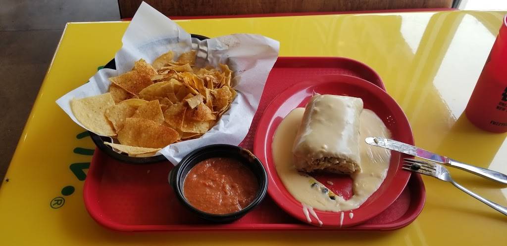 Fuzzys Taco Shop | restaurant | 921 Blairs Ferry Rd NE #150, Cedar Rapids, IA 52402, USA | 3193931180 OR +1 319-393-1180