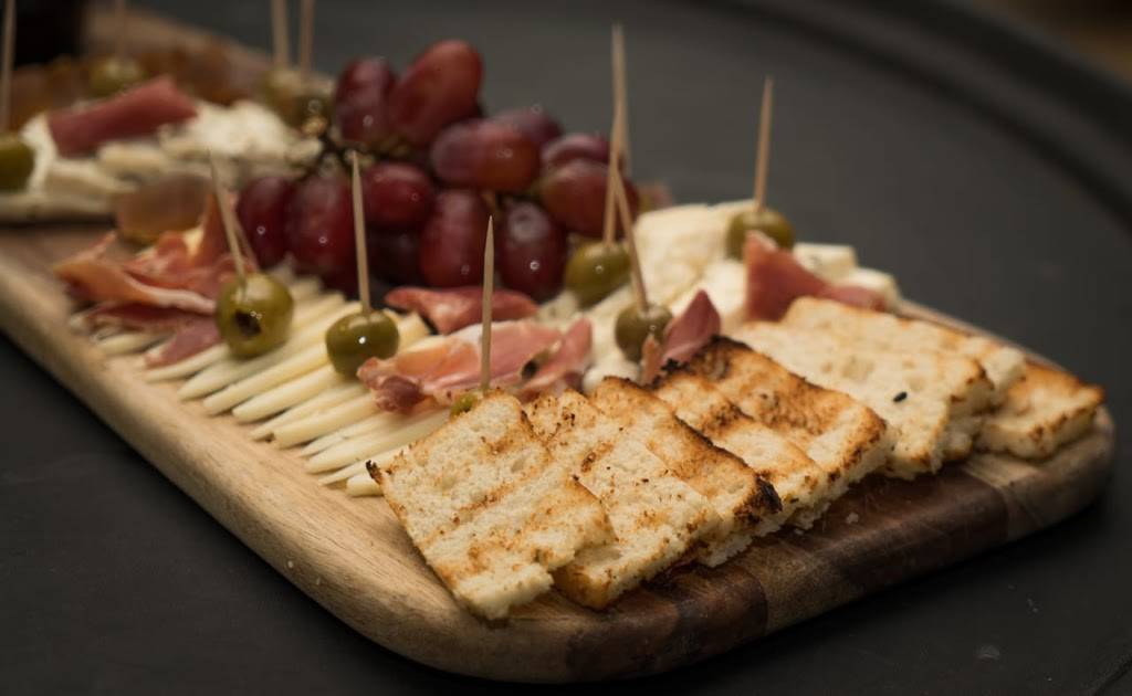 Restaurante Los Cristales | restaurant | Carretera Libre Tijuana, Escenica Ensenada - Tijuana Km. 35.16, Hermenegildo Cuenca Diaz, 22710 Rosarito, B.C., Mexico | 0446611120096 OR +52 1 661 112 0096