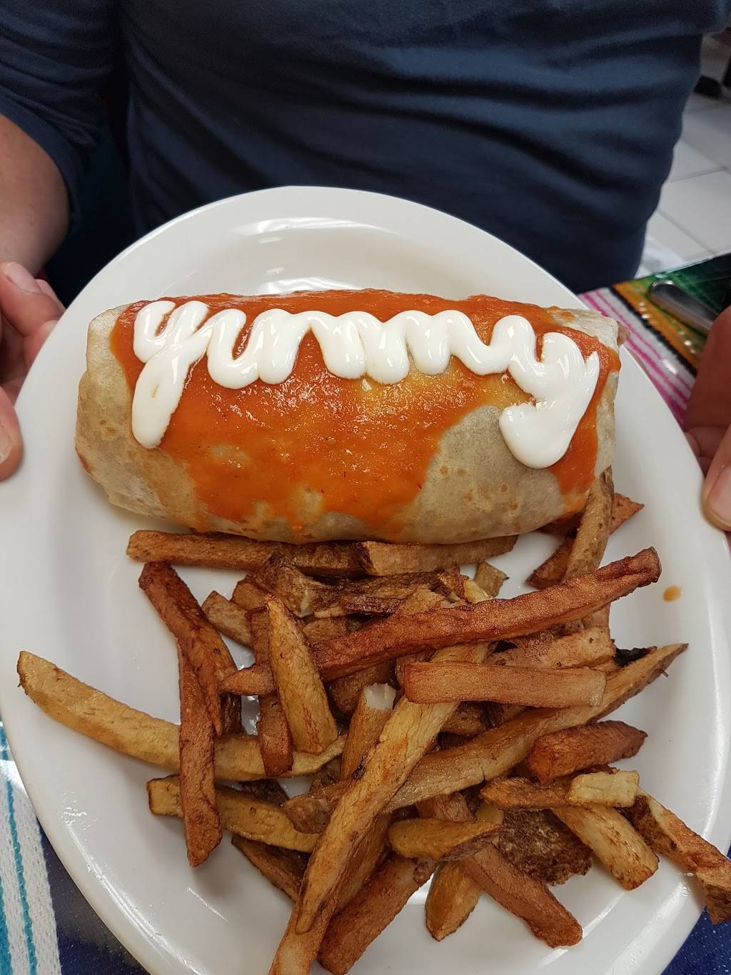 Sofos Restaurant | restaurant | 6082 Tecumseh Rd E, Windsor, ON N8T 1E3, Canada | 5199487977 OR +1 519-948-7977