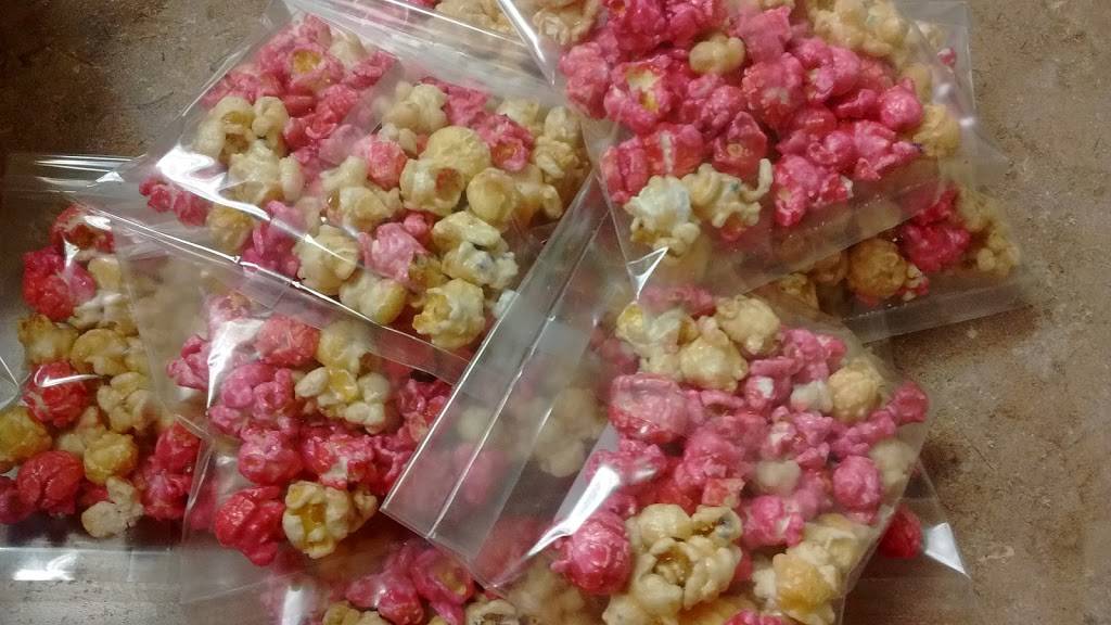 Poppin Off Popcorn | restaurant | 4 N Pearl St, Knox, IN 46534, USA | 5747725999 OR +1 574-772-5999