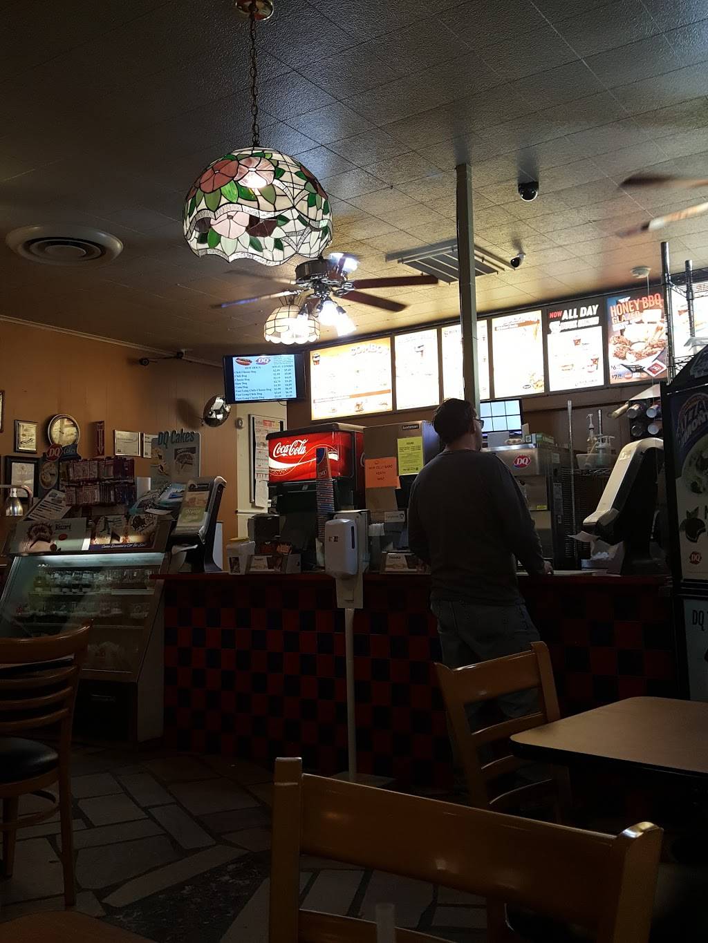 Dairy Queen | restaurant | 510 Spring St, Bluefield, VA 24605, USA | 2763261471 OR +1 276-326-1471