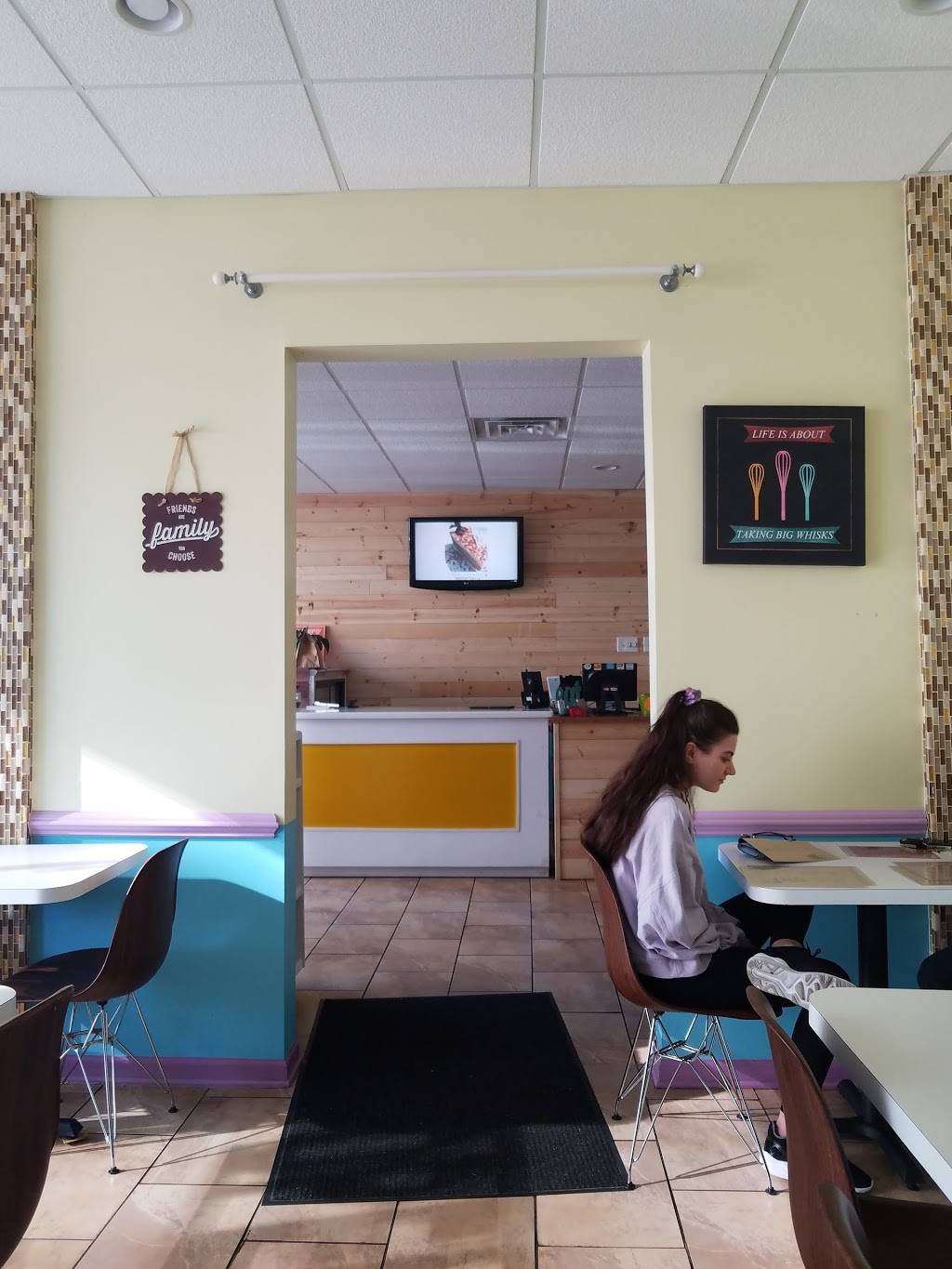 Alice & Friends Vegan Kitchen | restaurant | 5812 N Broadway, Chicago, IL 60660, USA | 7732758797 OR +1 773-275-8797