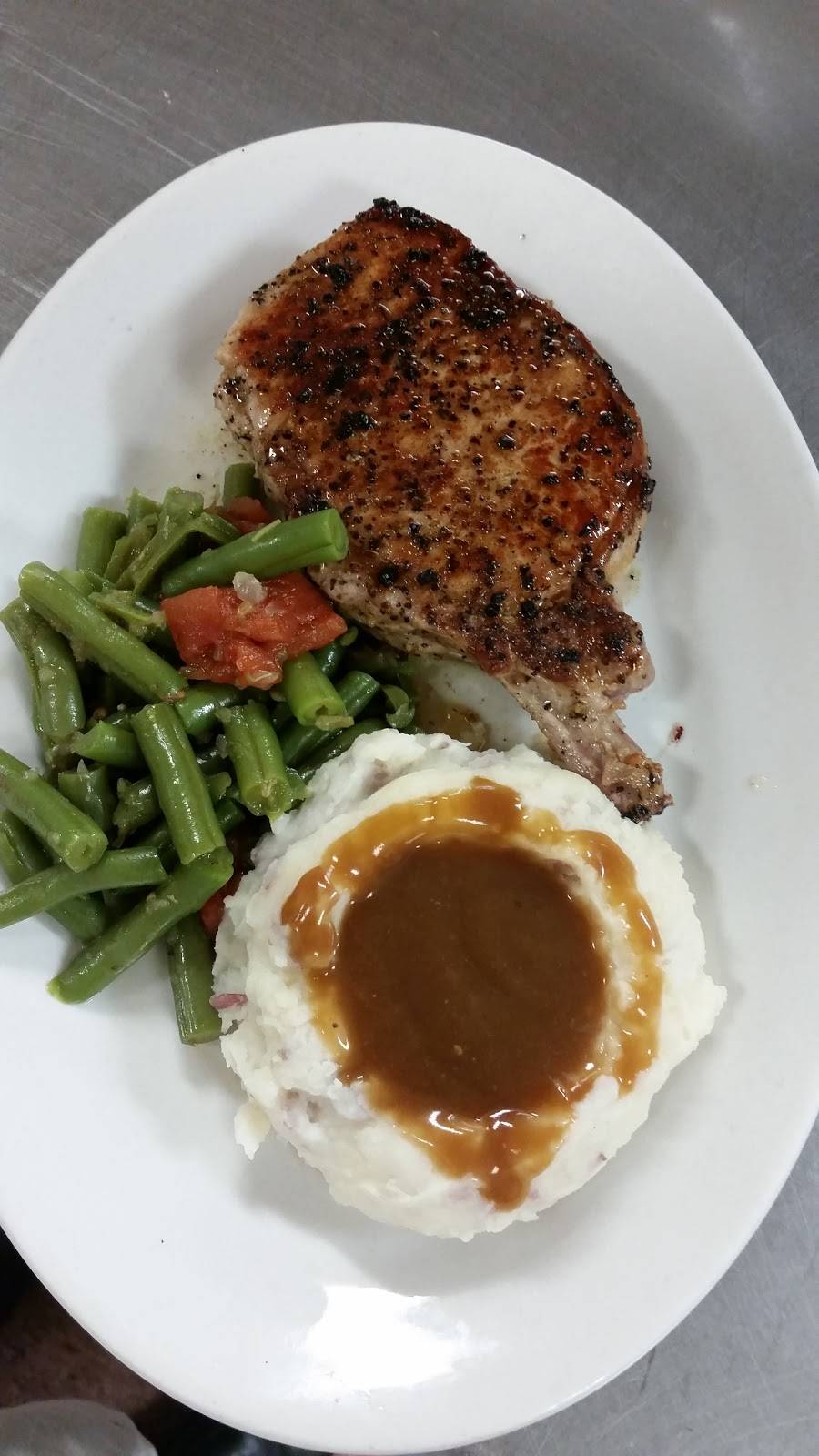 Bernardis II Restaurant | restaurant | 123 N Mill St, Pontiac, IL 61764, USA | 8158421198 OR +1 815-842-1198