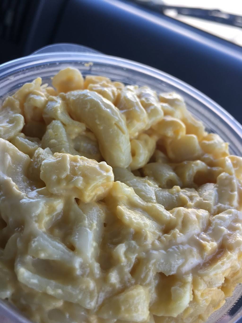 KFC | restaurant | 4694 University Pkwy, San Bernardino, CA 92407, USA | 9098808118 OR +1 909-880-8118