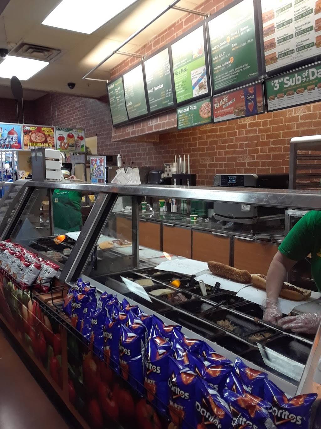 Subway | meal takeaway | 2514 Main St, Longmont, CO 80501, USA | 3036849072 OR +1 303-684-9072