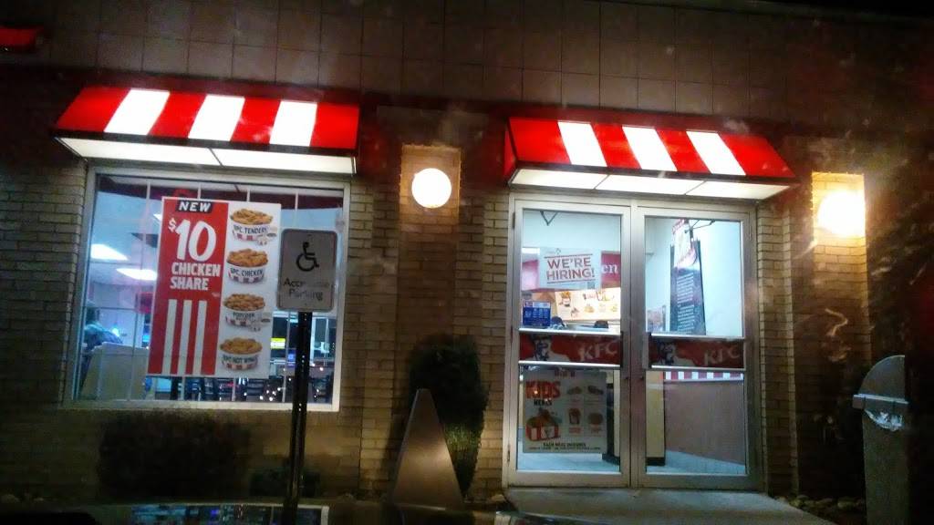 KFC | meal takeaway | 2005 S Main St, Farmville, VA 23901, USA | 4343925656 OR +1 434-392-5656