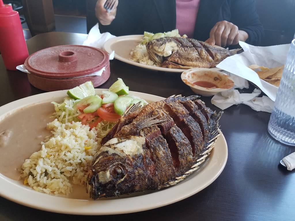 Restaurant El Sinaloense | restaurant | 15503 Paramount Blvd, Paramount, CA 90723, USA | 5625295120 OR +1 562-529-5120