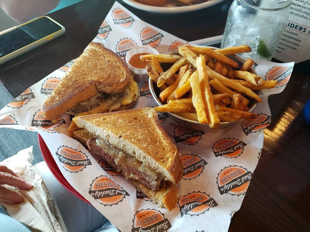 Bad Daddys Burger Bar | restaurant | 10800 Alpharetta Hwy #502, Roswell, GA 30076, USA | 6788783192 OR +1 678-878-3192