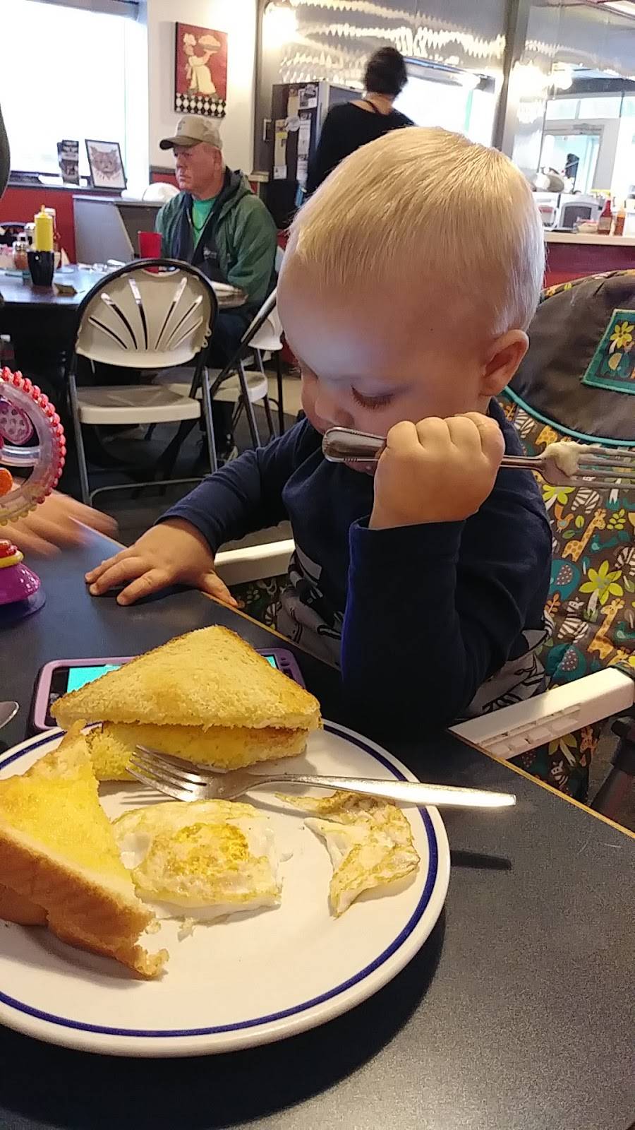 Sweetser Cafe | cafe | 114 N Main St, Sweetser, IN 46987, USA | 7653844404 OR +1 765-384-4404