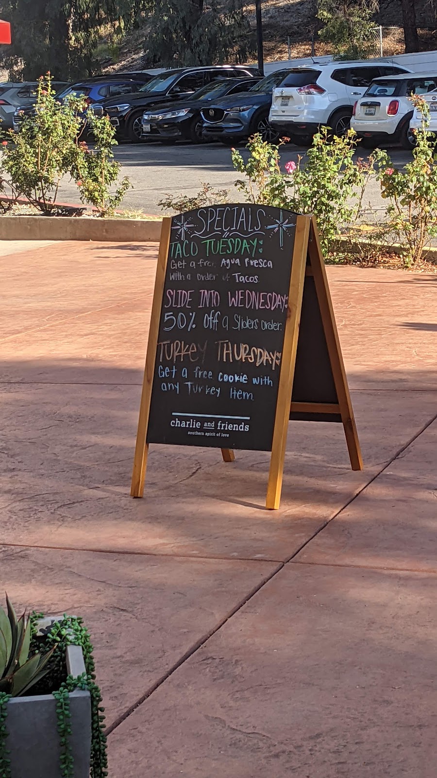 Charlie and Friends | restaurant | 7590 Glenoaks Blvd, Burbank, CA 91504, USA | 3235551234 OR +1 323-555-1234