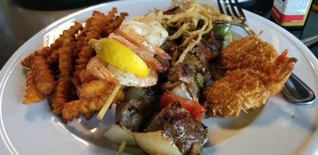 Charlie Browns Fresh Grill | restaurant | 1001 Goethals Rd N, Staten Island, NY 10303, USA | 7184940197 OR +1 718-494-0197