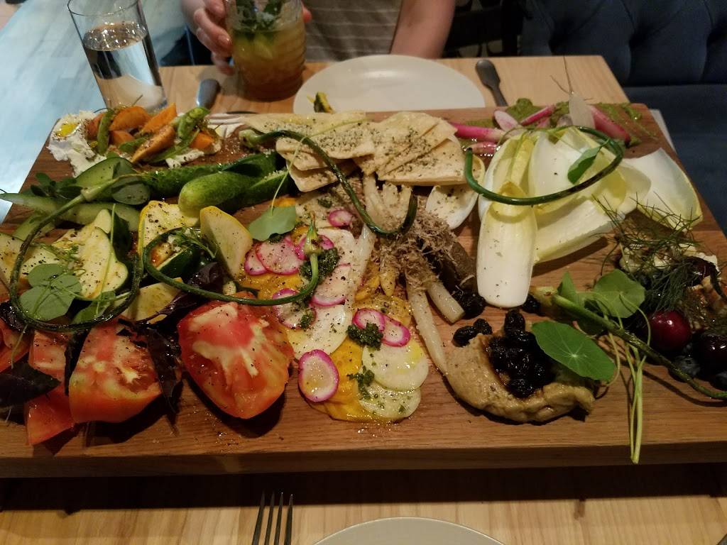 Clever Rabbit | restaurant | 2015 W Division St, Chicago, IL 60622, USA | 7736978711 OR +1 773-697-8711