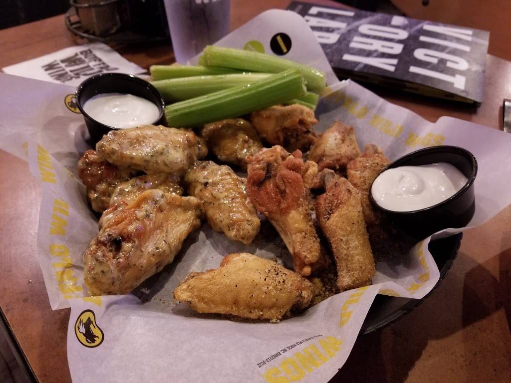 Buffalo Wild Wings | restaurant | 737 Merrick Ave, Westbury, NY 11590, USA | 5167949453 OR +1 516-794-9453