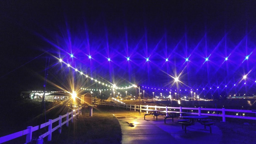 Jollys on the River | restaurant | 1100 Larsen Park Rd, Sioux City, IA 51103, USA | 7122242626 OR +1 712-224-2626