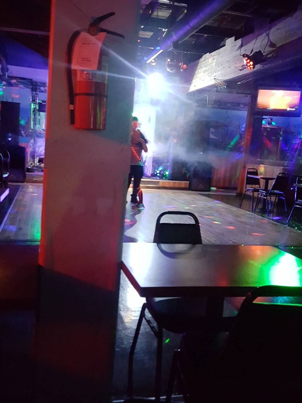 Fiesta Del Mar Family Restaurant | restaurant | 12803 Ambaum Blvd SW, Burien, WA 98146, USA | 2064665251 OR +1 206-466-5251