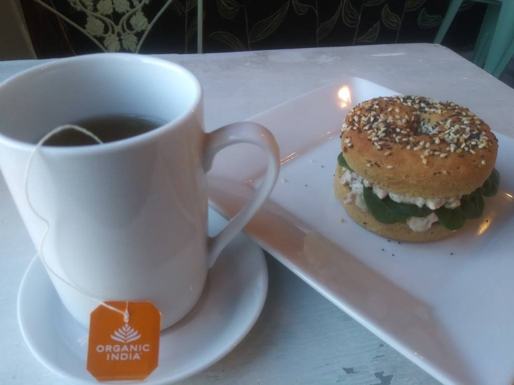 Huh Natural & Real Food | restaurant | 1066 Alpharetta St, Roswell, GA 30075, USA | 4045280444 OR +1 404-528-0444