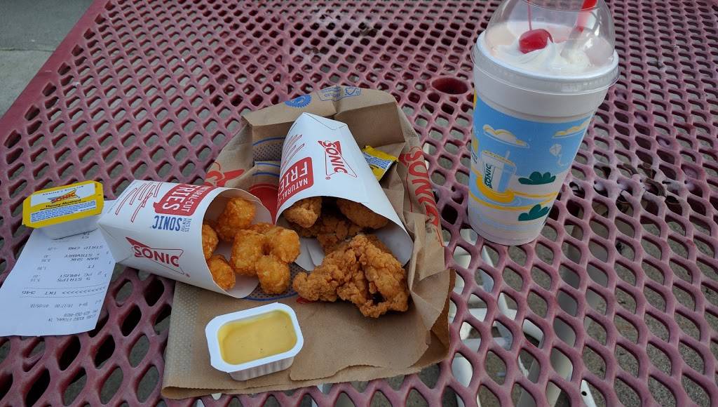 Sonic Drive-In | restaurant | 529 Tennessee Ave, Etowah, TN 37331, USA | 4232634939 OR +1 423-263-4939