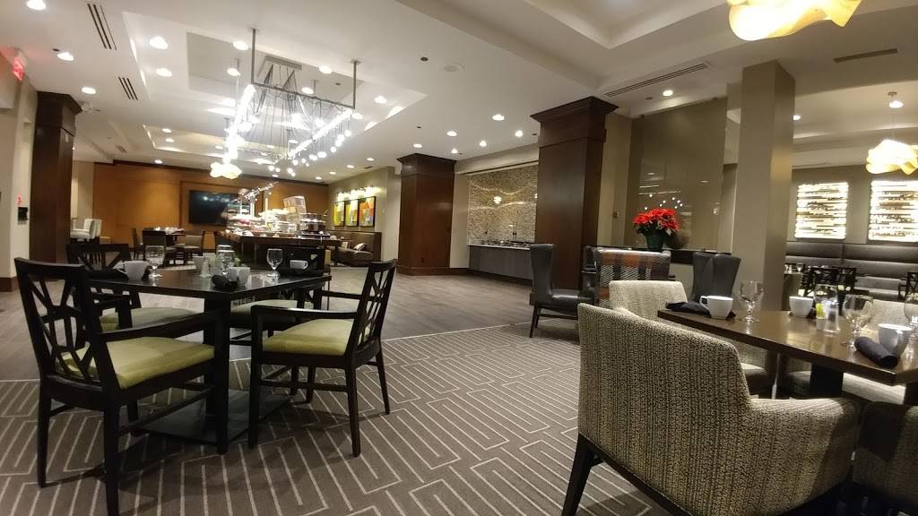 Blue Water Grill | restaurant | 3800 American Blvd E, Bloomington, MN 55425, USA | 9528542100 OR +1 952-854-2100