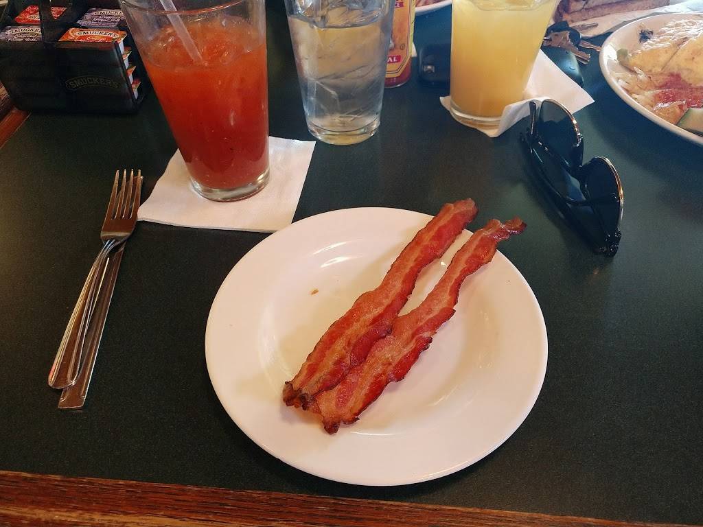 Patty Jewett Bar and Grill | restaurant | 900 E Espanola St, Colorado Springs, CO 80907, USA | 7193856908 OR +1 719-385-6908