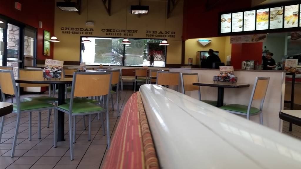 Del Taco | meal takeaway | 30640 Benton Rd, Winchester, CA 92596, USA | 9513255161 OR +1 951-325-5161
