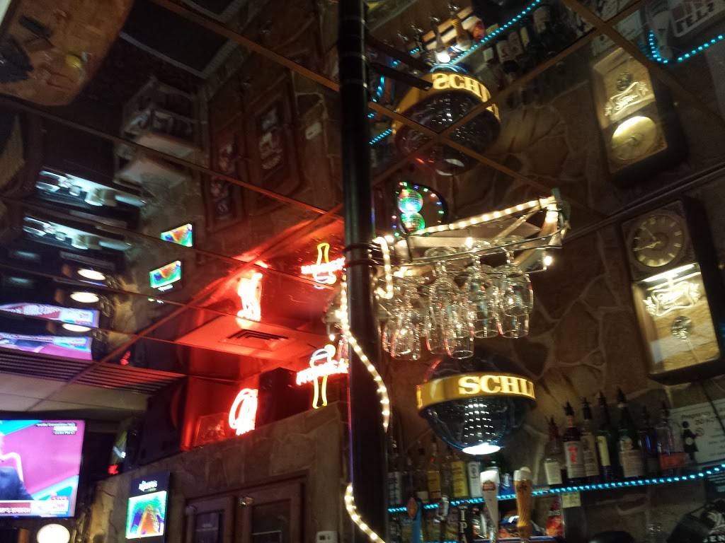 Sloans Tavern | restaurant | 36 N Russell St, Portland, OR 97227, USA | 5032872262 OR +1 503-287-2262