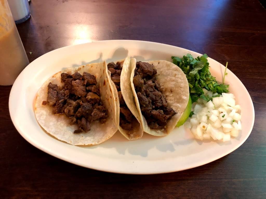 El Tacaso | restaurant | 902 N Westmoreland Rd, Dallas, TX 75211, USA | 2143333612 OR +1 214-333-3612