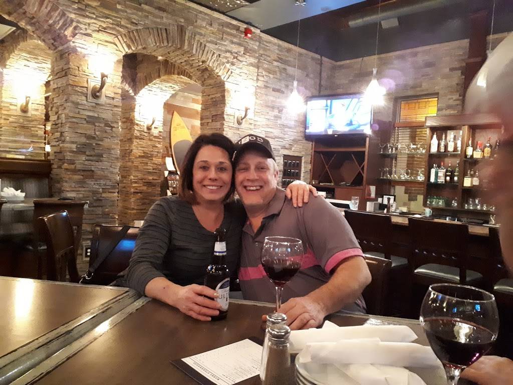 Webbs Steak Seafood Burgers & Bar | restaurant | 1640 Lesperance Rd, Windsor, ON N8N 1Y3, Canada | 5197350007 OR +1 519-735-0007