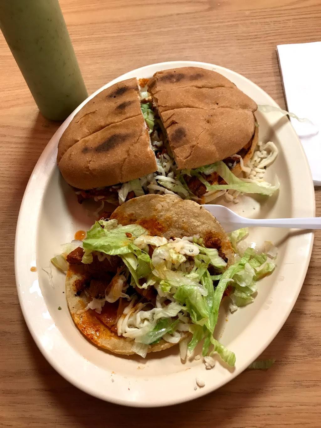 Angelas Burrito Style | restaurant | 2556 N Clark St, Chicago, IL 60614, USA | 7732483901 OR +1 773-248-3901