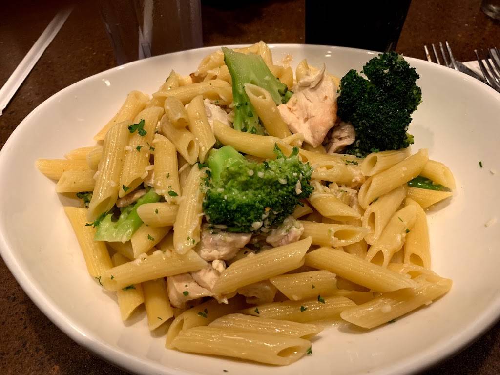 The Chateau Restaurant Burlington | restaurant | 43 Middlesex Turnpike, Burlington, MA 01803, USA | 7812023570 OR +1 781-202-3570