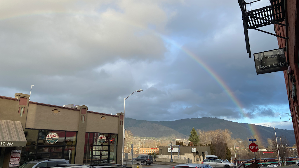 The River City Saloon | night club | 207 Cascade Ave, Hood River, OR 97031, USA | 5413872583 OR +1 541-387-2583